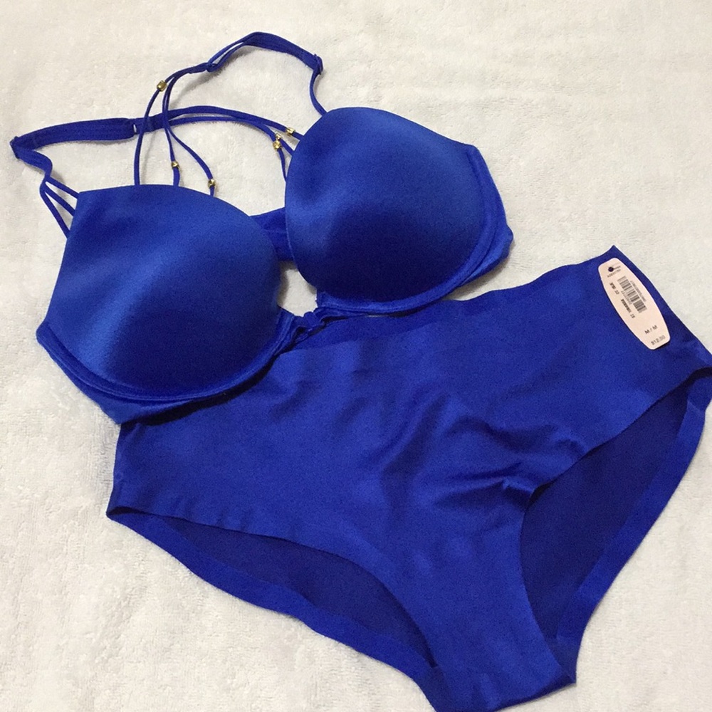 Victoria's Secret Very Sexy Strappy Bra